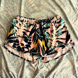 Medium old navy shorts pink and plant print
